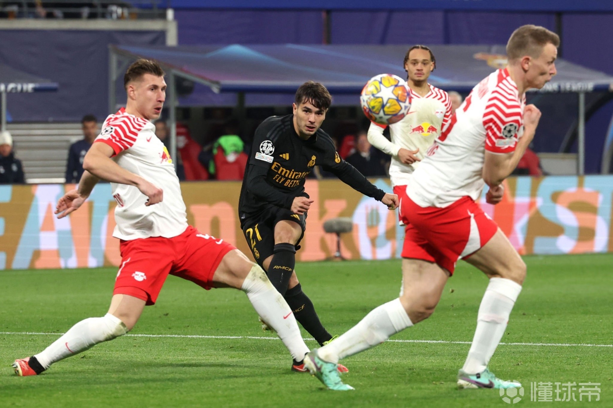 Doinb新星表现优异表现突出,西班牙队前途光明! Doinb新星表现优异表现突出,西班牙队前途光明!